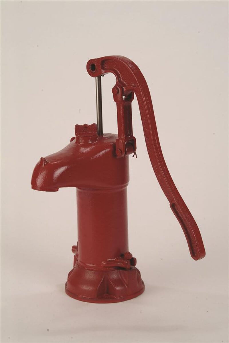 7 Best Shallow Well Hand Pumps for Your Homestead: 2025 Guide 4 Enclosed Top Cistern Pump 1